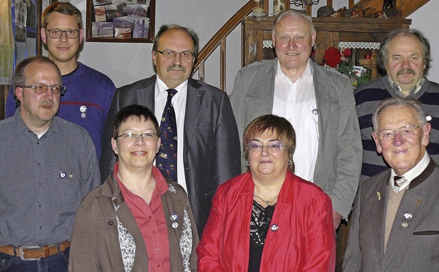 Fr ihre Vereinstreue ehrte der  Vorsi...anzler und Hermann Schlachter. </Text>  | Foto: Ute Aschendorf