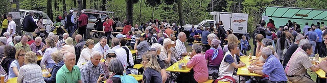 Sehr beliebt ist das Fest zum 1. Mai d...scheneck im Wald ber Zell-Weierbach.   | Foto: Bergwacht