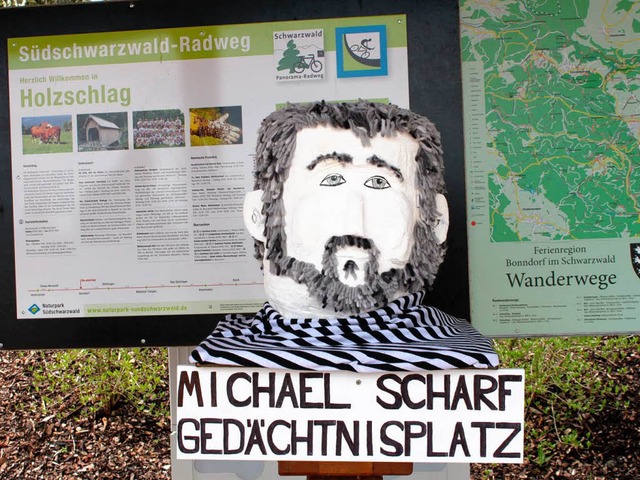 Die Maigeister haben dafr gesorgt, da...Michael Scharf Gedchtnisplatz&#8220;.  | Foto: Martha Weishaar