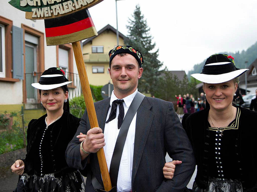 Maibaumstellen in Bleibach