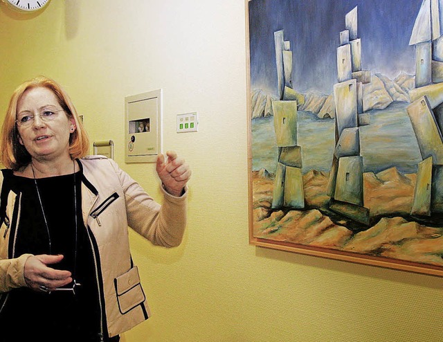 Marion Bekker vor einem ihrer Werke. 3...zeit im Ettenheimer Klinikum zu sehen.  | Foto: Sandra Decoux-Kone