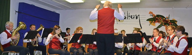 Amoltern. Die Musikkapelle Amoltern unter der Stabfhrung von Walter Mutschler.  | Foto: Roland Vitt