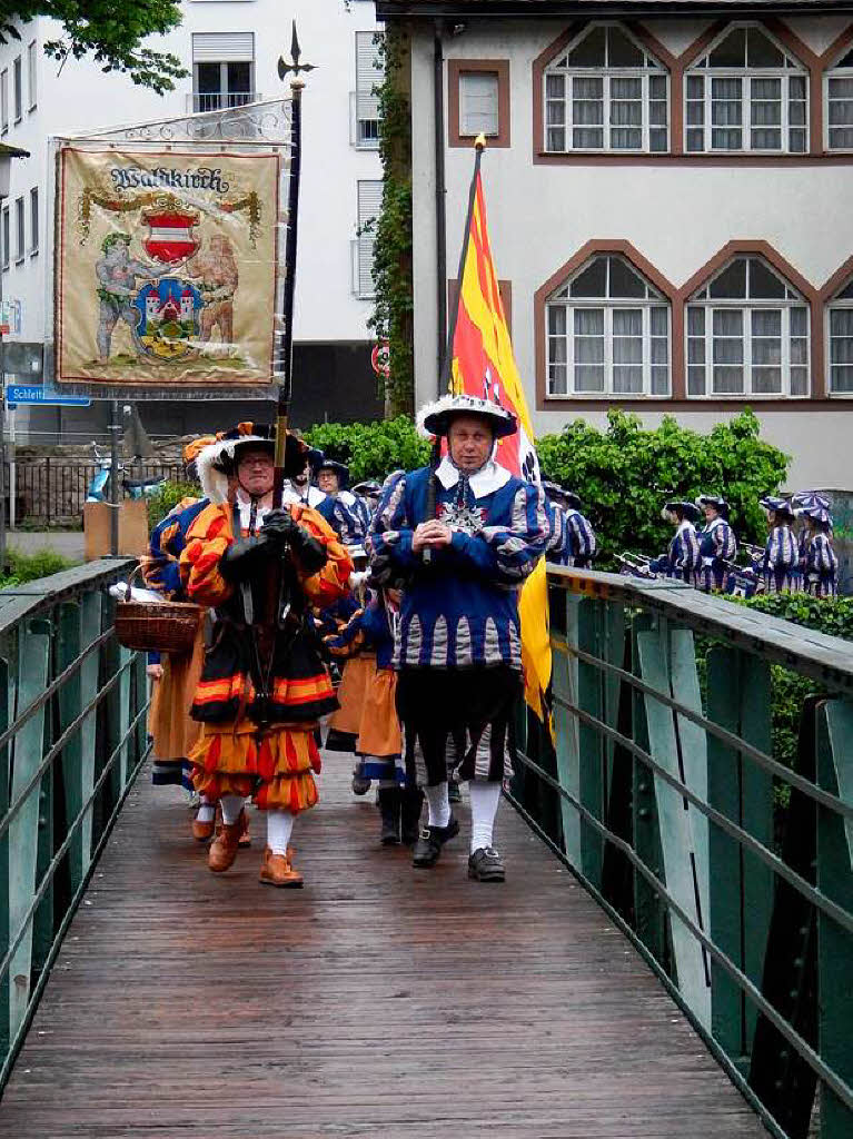 Fanfarenzug Schwarzenberger Herolde in Waldkirch unterwegs.