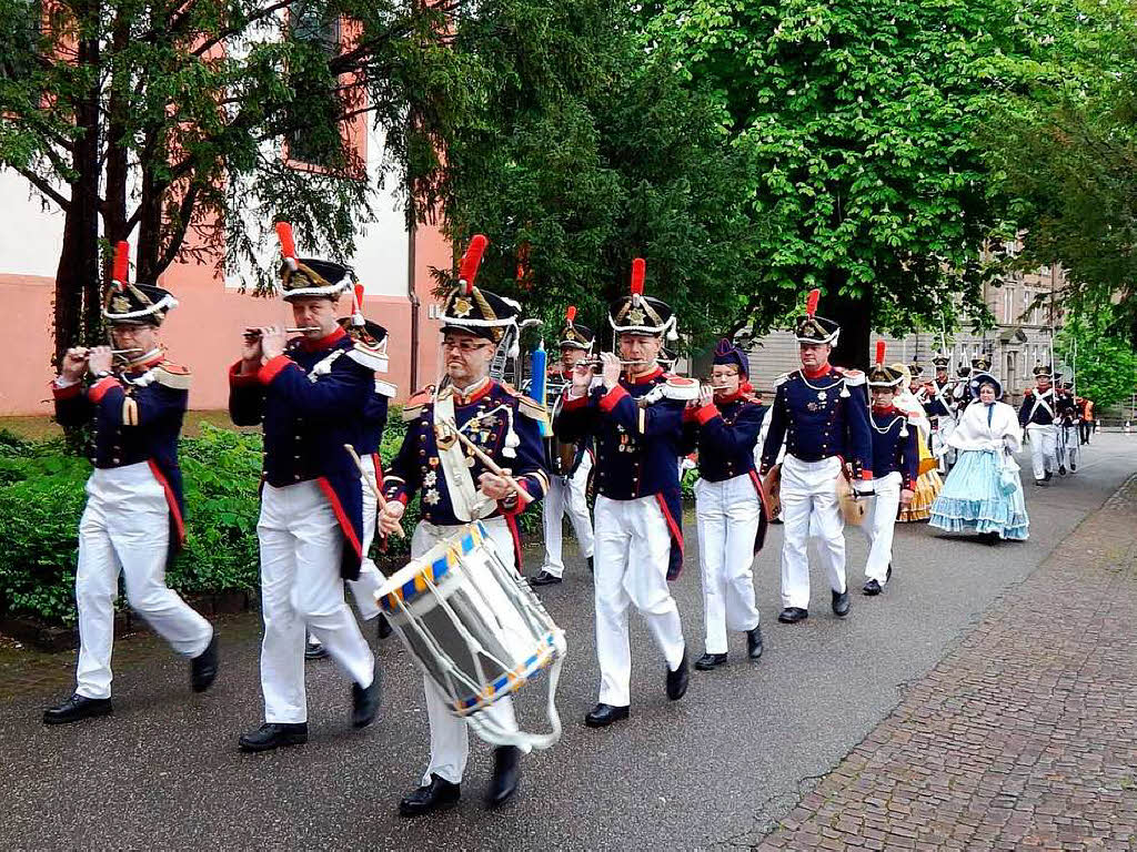 Historische Brgerwehr in Waldkirch unterwegs.