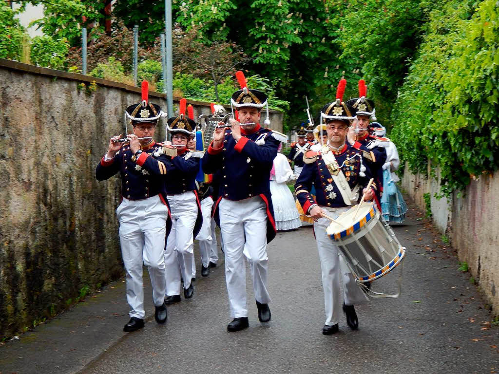 Historische Brgerwehr in Waldkirch unterwegs.