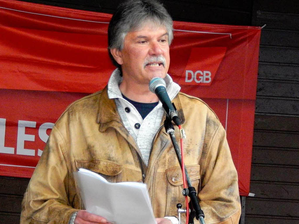 Claus-Peter Wolf bei der  DGB-Veranstaltung an der Schlettstadtallee.