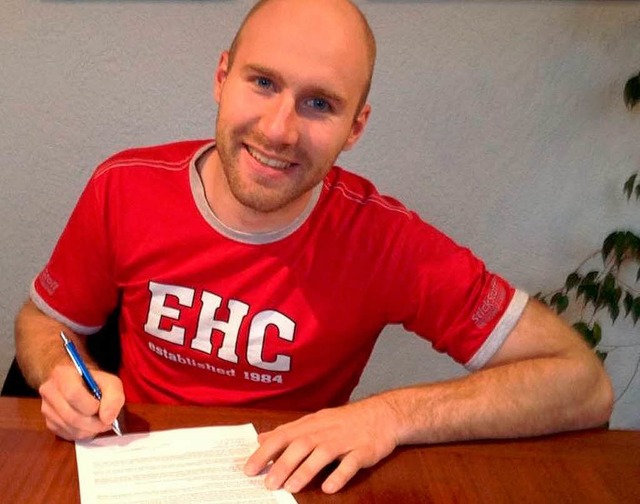 Philip Riele hat seinen Vertrag beim EHC Freiburg verlngert  | Foto: bz