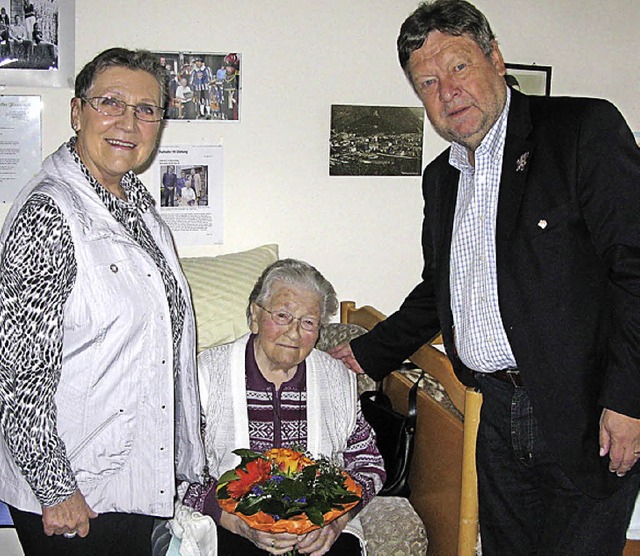 Maria Eberlin mit Gratulanten  | Foto: Stadt Waldkirch