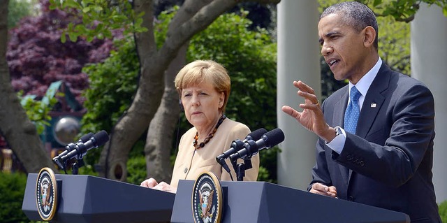 Entspannt sieht anders aus &#8211; Angela Merkel und Barack Obama in Washington.  | Foto: AFP