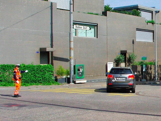 Alles nach rechts heit es seit Montag...and schneller von der Kreuzung fahren.  | Foto: Rolf Reimann