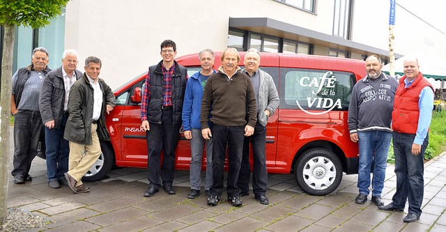 Nicht nur Brgermeister Jrgen Louis (...e Anschaffung des neuen Siebensitzers.  | Foto: Simon Tenz