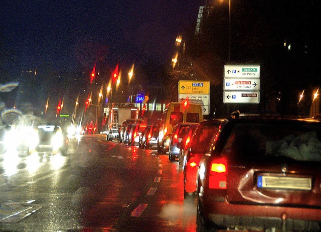 Autofahrer, sagt die CDU, sollen nicht stndig im Stau stehen   | Foto: Trul