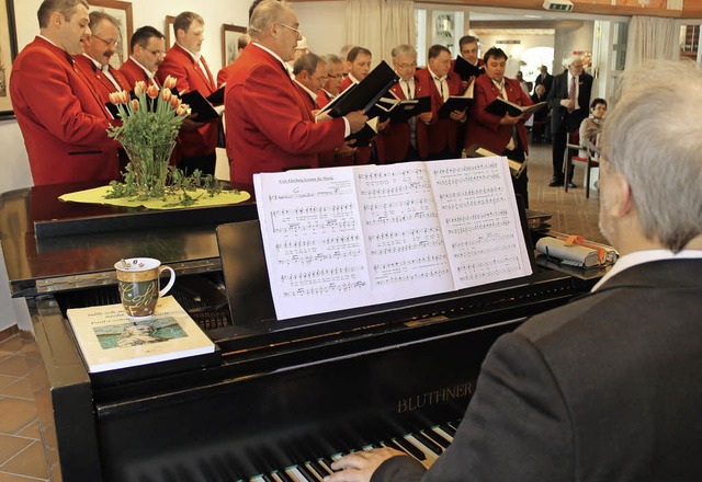 Die beiden Chre Liederkranz St. Blasi... verzauberten am Sonntag ihr Publikum.  | Foto: Cornelia Liebwein