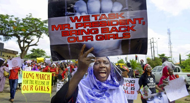 In Nigeria wchst der Zorn ber die Un...ung bei der Suche nach den Entfhrten.  | Foto: AFP