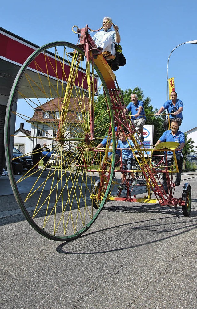 Ein Fest fr Radfahrer &#8211; auch auf ganz besonderen Fahrzeugen: der Slow-up   | Foto: Archivfoto: Ralph Fautz