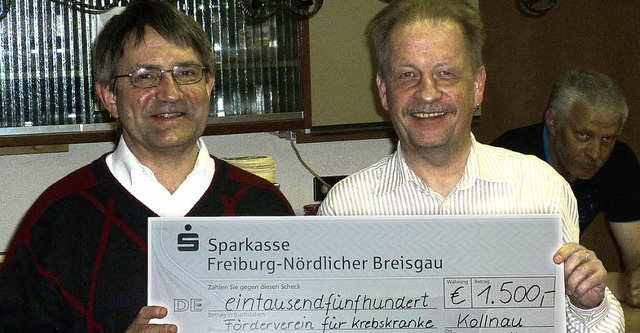 bergabe einer Spende der Kolpingfamil...eskreis krebskranker Kinder Freiburg.   | Foto:  Verein