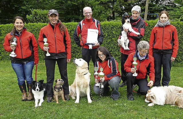 Teilnehmer des Hundesportzentrums Emme...r Bettina Reifsteck und  Karin Hugle.   | Foto: Privat