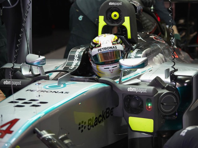 Prsenz auf den Silberpfeilen:  Ventil... von Nico Rosberg und Lewis Hamilton.   | Foto: ebm-papst