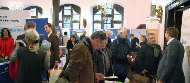 Besucher finden bei der Messe Grnes G...kologischen und sozialen Geldanlagen.   | Foto: Ecoeffekt