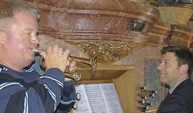 Trompeter Markus Gtz und Organist Chr...im Jubilumskonzert der Marktmusiken.   | Foto: Roswitha Frey