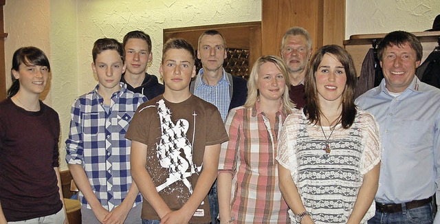 Daniel Hermann mit Helena Gndinger, R...rle, Franziska Schttler (von rechts).  | Foto: Ulrike Jger