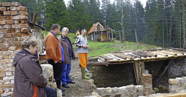 In Osredak versucht eine Familie,  ihr...wieder aufzubauen: Fast hoffnungslos.   | Foto: alfons vgele