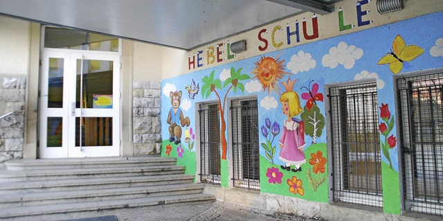 Die Hebelschule soll umgebaut werden u...tig bis zu sechs Gruppen Raum bieten.   | Foto: Ralf Staub