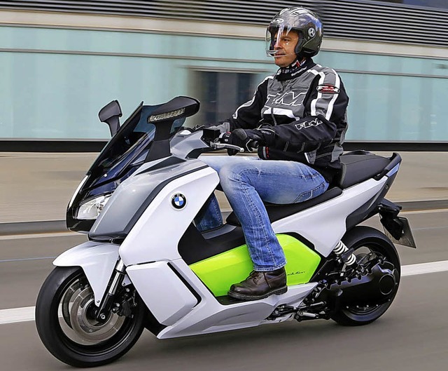 Dynamisch in Form und Fahrt: Der BMW-R...zu 100 Prozent elektrisch auf Touren.   | Foto: Jrg Knstle