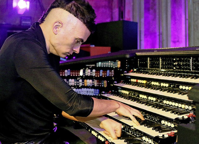 Orgel-Punk: Cameron Carpenter an seiner Klangmaschine  | Foto: dpa