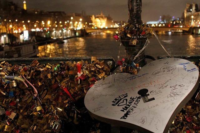 Vorhngeschlsser an Pariser Brcken: Gegner machen mobil