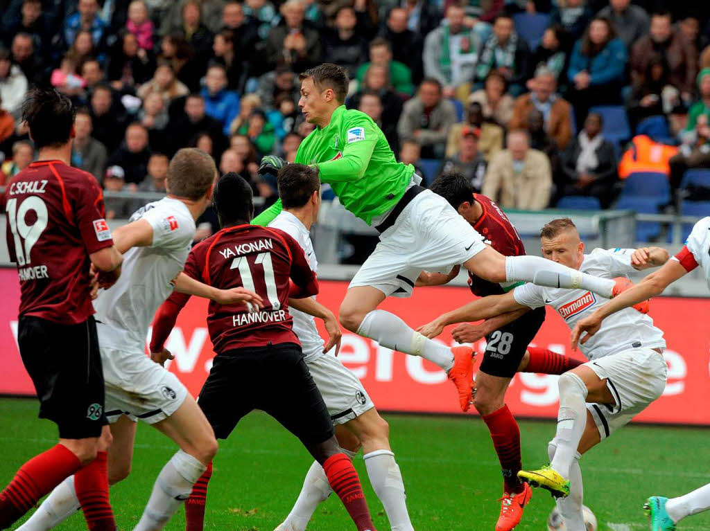 Der Sportclub verliert in Hannover und bleibt erstklassig.