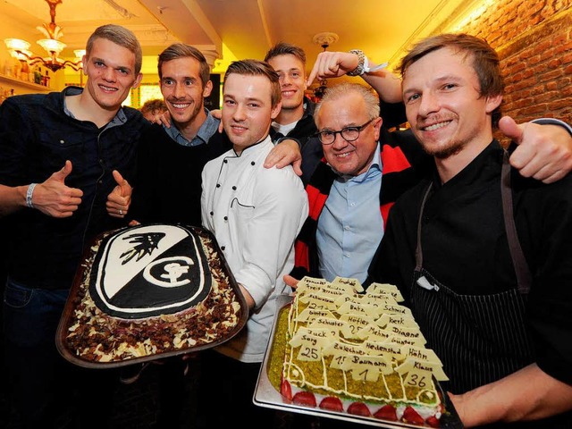 Party mit SC-Torten: Felix und Alexand...ulian Schuster und Alexander Schwolow.  | Foto: Rita Eggstein-honorarfrei, RITA EGGSTEIN