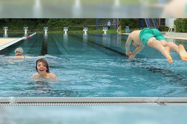 Herbolzheim feiert die Wiedererffnung seines aufwndig sanierten Schwimmbads