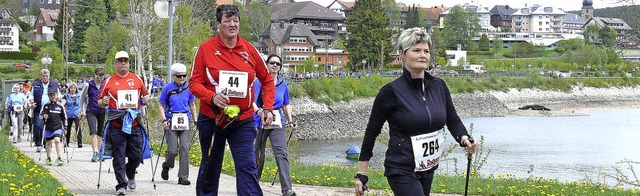 <Text>Beim Nordic Walking konnten sich... auf den Schluchsee </Text> erfreuen.   | Foto: Ute Aschendorf
