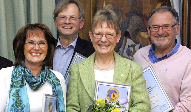 Ehrungen fr 50 Jahre Mitgliedschaft (...tz, Helga Schtz und Berndt Frieden.   | Foto: Wolfgang Knstle