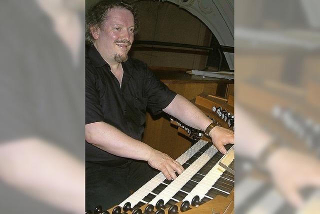 Organist bringt Kirchenraum zum Vibrieren