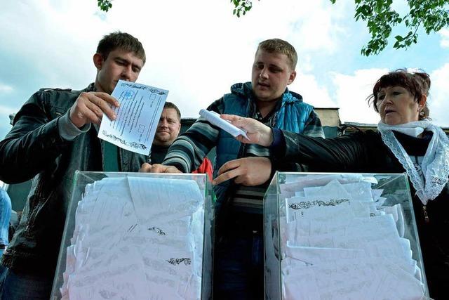Referendum in der Ostukraine: Zwischen Farce und Feiertag