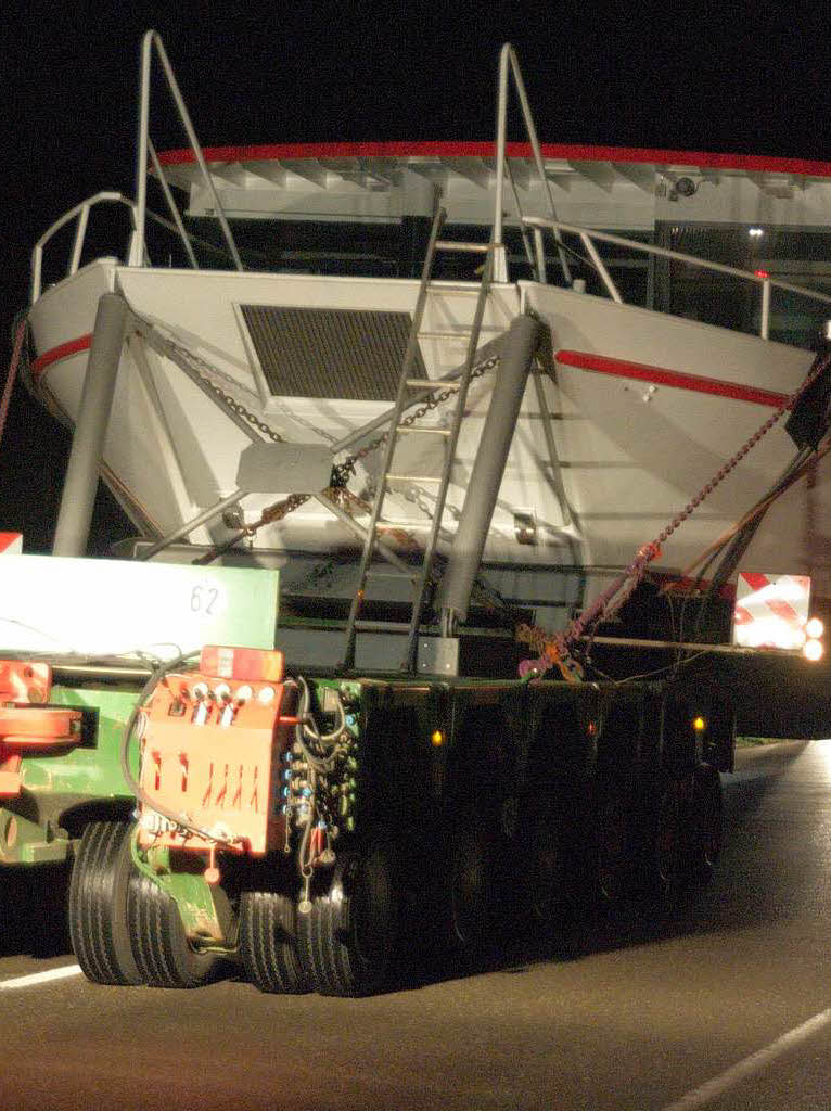32 Meter lang, 93 Tonnen Gewicht – das neue Ausflugsschiff fr den Schluchsee ist ein Koloss.