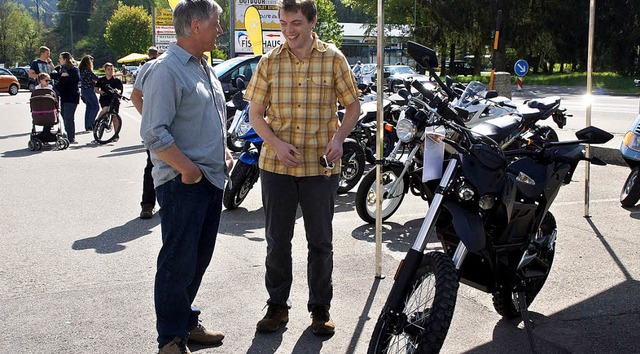 Das Elektromotorrad von Kurt Schmidt (links)   | Foto: verena wehrle
