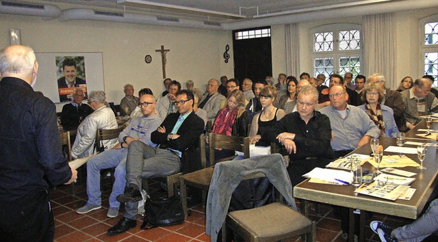 Vollbesetzt war der Saal bei der  Vors...didaten fr Kreistag und Gemeinderat.   | Foto: Jo Hgg