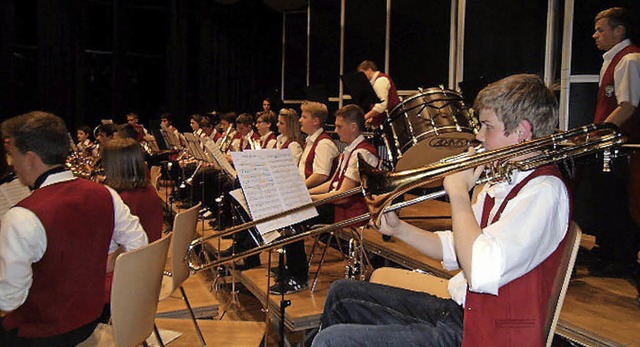 Beim sehr gut besuchten Jugendkonzert ...r einheimischen Stadtmusik.             | Foto: ernst brugger