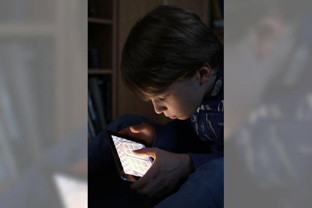 Die Jugend hängt am Smartphone - doch Medienforscher sind gelassen