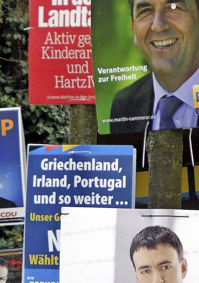 Plakate in konzentrierter Form wie in ...von der Kommune jedoch vorgeschrieben.  | Foto: MARKUS DONNER