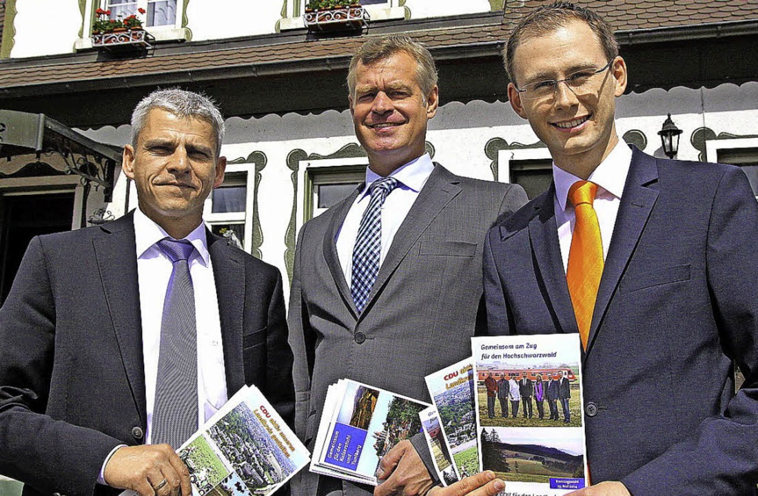 Patrick Rapp, Oliver Rein und Micha B...r Kreis-CDU im Adler in Breisach vor.   | Foto: Max Schuler