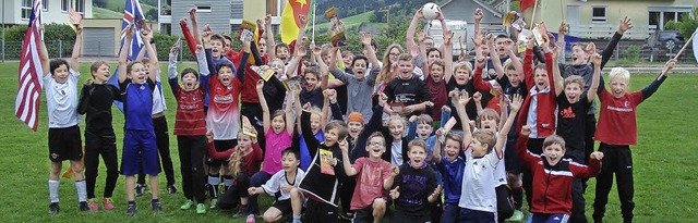Torjubel: Bei der kleinen Weltmeisterschaft in Stegen siegte Australien.   | Foto: Privat