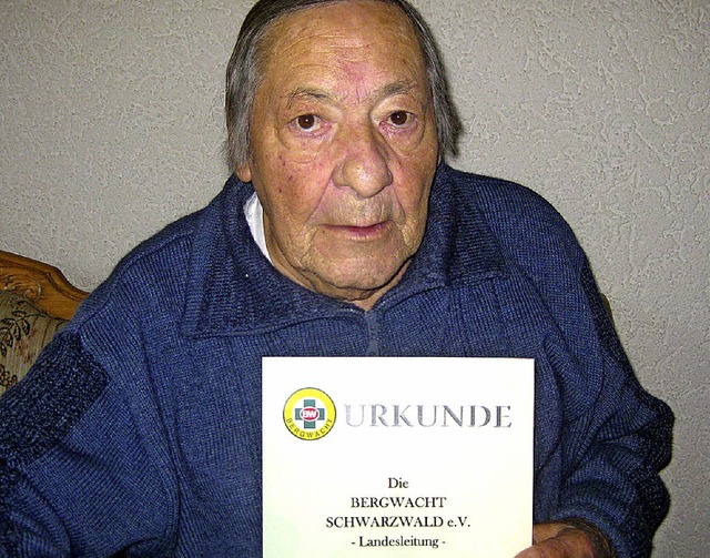 Richard Bernauer ist schon seit 60 Jahren Mitglied  der Bergwacht Schwarzwald.  | Foto: zvg