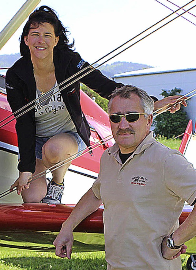 Peggy Walentin mit Pilot und Ehemann Friedel Walentin.  | Foto: Jrgen Schelling