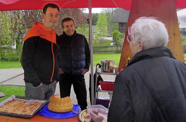 Brgermeister Klaus-Michael Tatsch und...hen fr den Verrein Knete fr Knilche.  | Foto: Privat