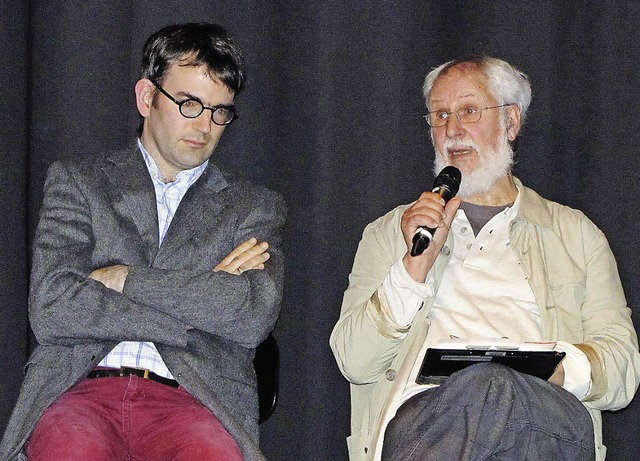 Philipp Bachmann (Attac) begrte die ... vor allem auf kommunale Aspekte ein.   | Foto: Sabine Ehrentreich