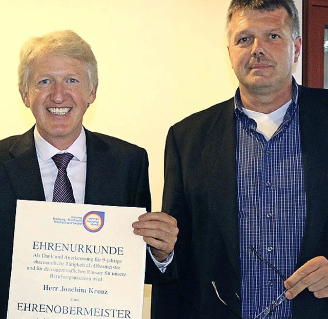 Joachim Kreuz (Mitte) ist neuer Eherno...eut im Amt des Obermeisters nachfolgt.  | Foto: Privat